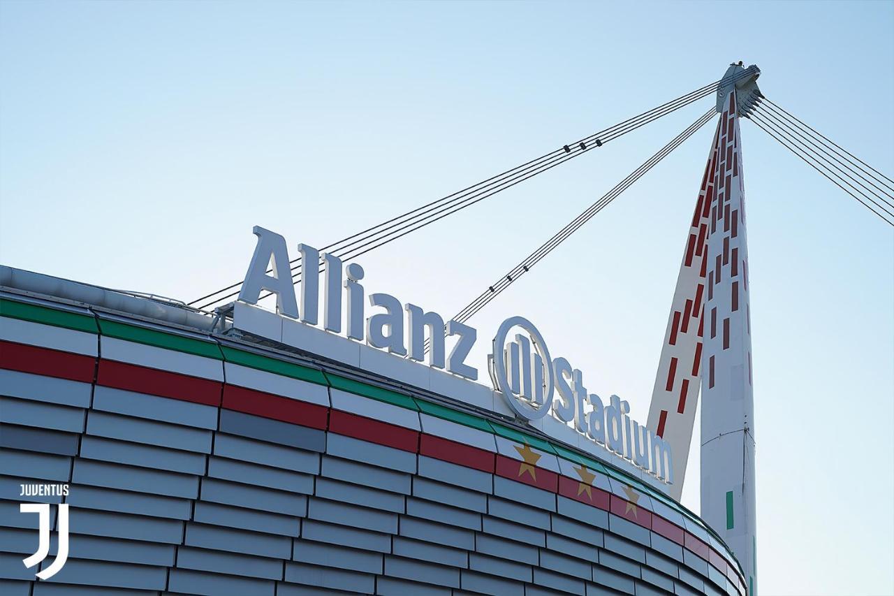 Tra Stadio E Storia - Fronte Allianz Stadium Juventus Venaria Reale Extérieur photo