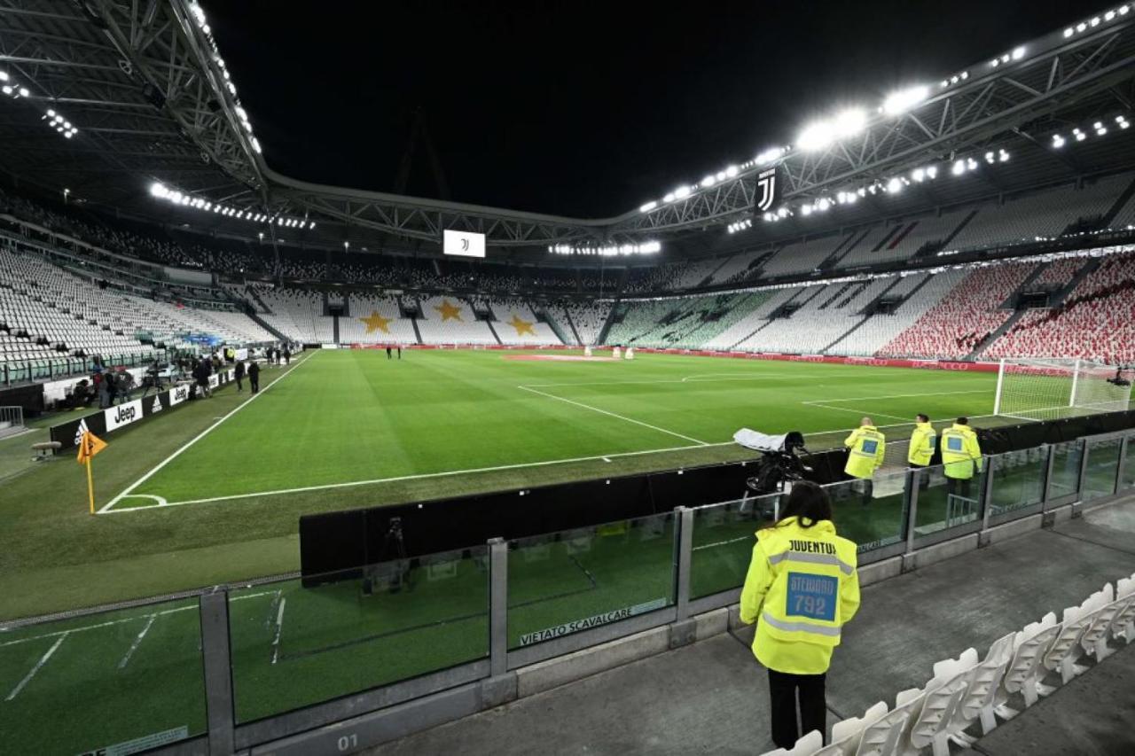 Tra Stadio E Storia - Fronte Allianz Stadium Juventus Venaria Reale Extérieur photo